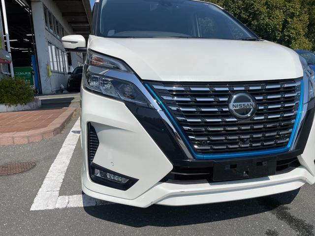 セレナ ｅ－パワー　ハイウェイスターＶ　冠水歴車ナビＴＶバックカメラアラウンドビューモニターＥＴＣ車載器禁煙車エマージェンシーブレーキセーフティパックＡインテリジェント　ルームミラーサイドカーテンエアバッグ両側パワスラスマートキー（18枚目）