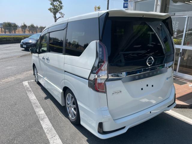 セレナ ｅ－パワー　ハイウェイスターＶ　冠水歴車ナビＴＶバックカメラアラウンドビューモニターＥＴＣ車載器禁煙車エマージェンシーブレーキセーフティパックＡインテリジェント　ルームミラーサイドカーテンエアバッグ両側パワスラスマートキー（23枚目）
