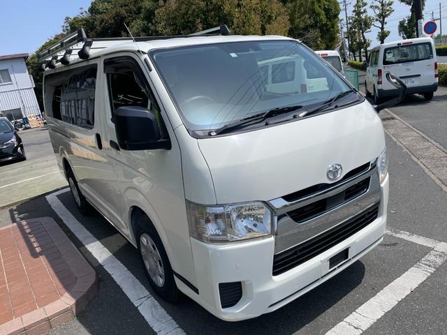 ハイエースバン ＤＸ　ＧＬパッケージ　冠水歴車５ドア３／６人乗りルーフキャリア付２８００ｃｃディーゼルターボ低床タイヤハウス有りナビＴＶバックカメラＥＴＣ車載器セーフティセンス衝突軽減ブレーキ付ＡＣＰＳＰＷキーレスエントリーフル装備（6枚目）