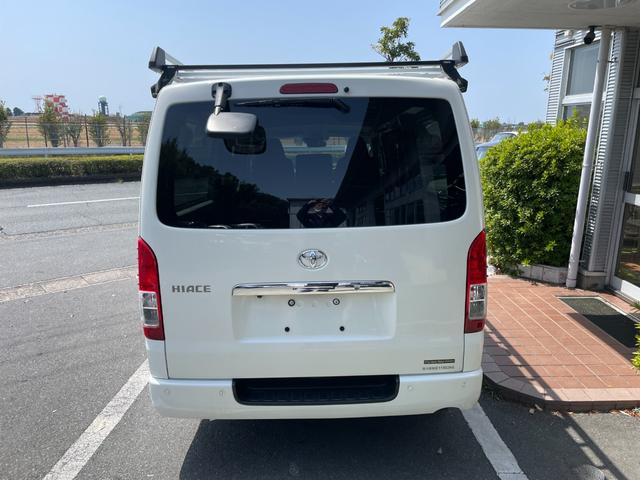 ハイエースバン ＤＸ　ＧＬパッケージ　冠水歴車５ドア３／６人乗りルーフキャリア付２８００ｃｃディーゼルターボ低床タイヤハウス有りナビＴＶバックカメラＥＴＣ車載器セーフティセンス衝突軽減ブレーキ付ＡＣＰＳＰＷキーレスエントリーフル装備（12枚目）