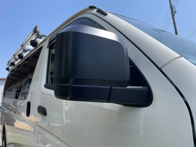 ハイエースバン ＤＸ　ＧＬパッケージ　冠水歴車５ドア３／６人乗りルーフキャリア付２８００ｃｃディーゼルターボ低床タイヤハウス有りナビＴＶバックカメラＥＴＣ車載器セーフティセンス衝突軽減ブレーキ付ＡＣＰＳＰＷキーレスエントリーフル装備（30枚目）
