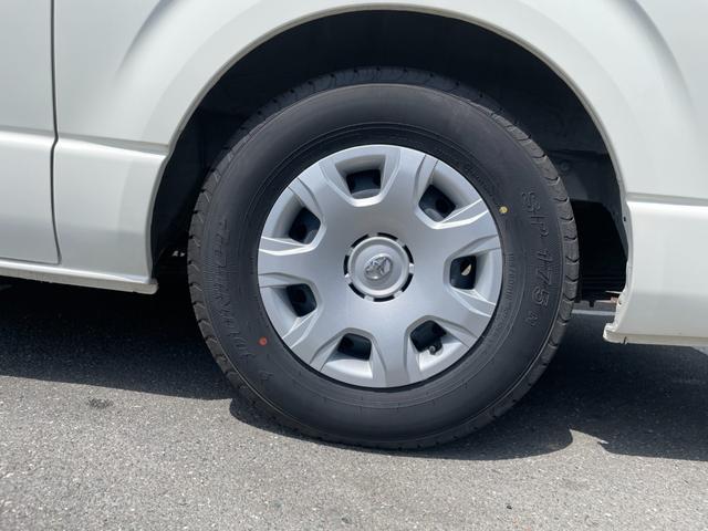 ハイエースバン ＤＸ　ＧＬパッケージ　冠水歴車５ドア３／６人乗りルーフキャリア付２８００ｃｃディーゼルターボ低床タイヤハウス有りナビＴＶバックカメラＥＴＣ車載器セーフティセンス衝突軽減ブレーキ付ＡＣＰＳＰＷキーレスエントリーフル装備（33枚目）