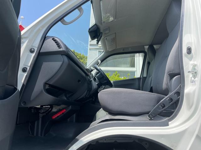 ハイエースバン ＤＸ　ＧＬパッケージ　冠水歴車５ドア３／６人乗りルーフキャリア付２８００ｃｃディーゼルターボ低床タイヤハウス有りナビＴＶバックカメラＥＴＣ車載器セーフティセンス衝突軽減ブレーキ付ＡＣＰＳＰＷキーレスエントリーフル装備（49枚目）