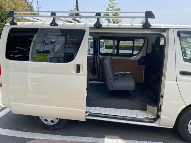 ハイエースバン ＤＸ　ＧＬパッケージ　冠水歴車５ドア３／６人乗りルーフキャリア付２８００ｃｃディーゼルターボ低床タイヤハウス有りナビＴＶバックカメラＥＴＣ車載器セーフティセンス衝突軽減ブレーキ付ＡＣＰＳＰＷキーレスエントリーフル装備（56枚目）
