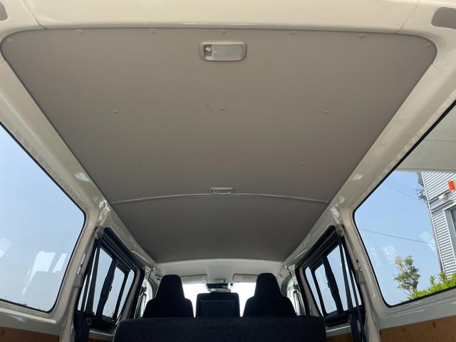 ハイエースバン ＤＸ　ＧＬパッケージ　冠水歴車５ドア３／６人乗りルーフキャリア付２８００ｃｃディーゼルターボ低床タイヤハウス有りナビＴＶバックカメラＥＴＣ車載器セーフティセンス衝突軽減ブレーキ付ＡＣＰＳＰＷキーレスエントリーフル装備（64枚目）