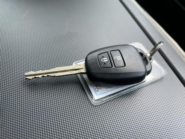ハイエースバン ＤＸ　ＧＬパッケージ　冠水歴車５ドア３／６人乗りルーフキャリア付２８００ｃｃディーゼルターボ低床タイヤハウス有りナビＴＶバックカメラＥＴＣ車載器セーフティセンス衝突軽減ブレーキ付ＡＣＰＳＰＷキーレスエントリーフル装備（78枚目）