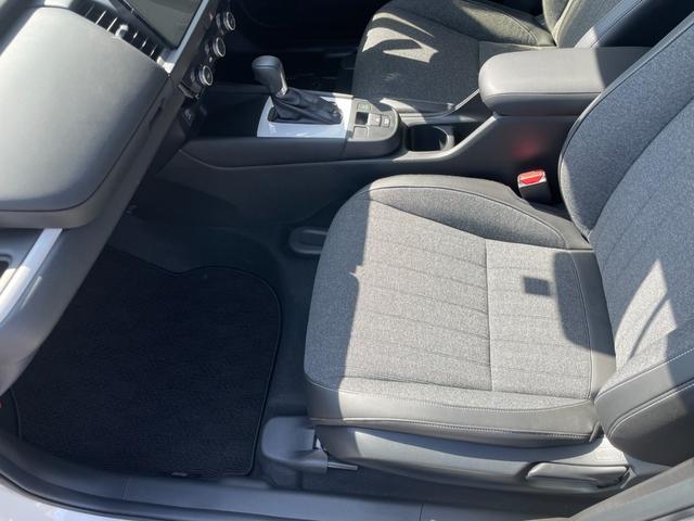 フィット ｅ：ＨＥＶホーム　冠水歴車９インチナビＴＶバックカメラＢＴオーディオ対応ＥＴＣ２．０禁煙センシングアダプティブクルーズコントロール衝突軽減ブレーキ踏み間違え防止ＬＥＤヘッド充電用ＵＳＢジャックドラレコ前後２カメラ（45枚目）