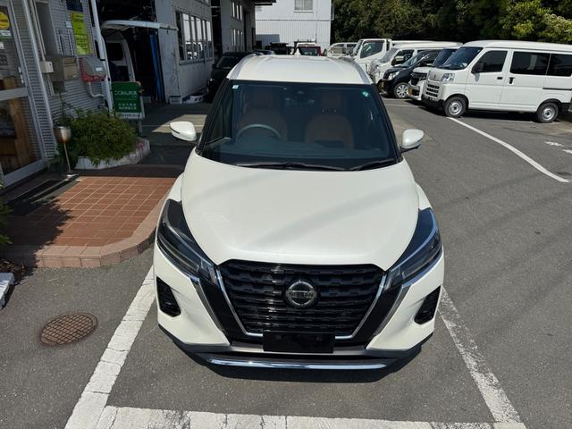 キックス Ｘ　ツートーンインテリアエディション　冠水歴車ナビＴＶバックカメラアラウンドビューモニターＥＴＣ車載器ドライブレコーダーエマージェンシーブレーキ踏み間違え防止ステアリングヒーターインテリジェントルームミラースマートキーＰスタート禁煙（27枚目）