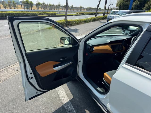 キックス Ｘ　ツートーンインテリアエディション　冠水歴車ナビＴＶバックカメラアラウンドビューモニターＥＴＣ車載器ドライブレコーダーエマージェンシーブレーキ踏み間違え防止ステアリングヒーターインテリジェントルームミラースマートキーＰスタート禁煙（40枚目）