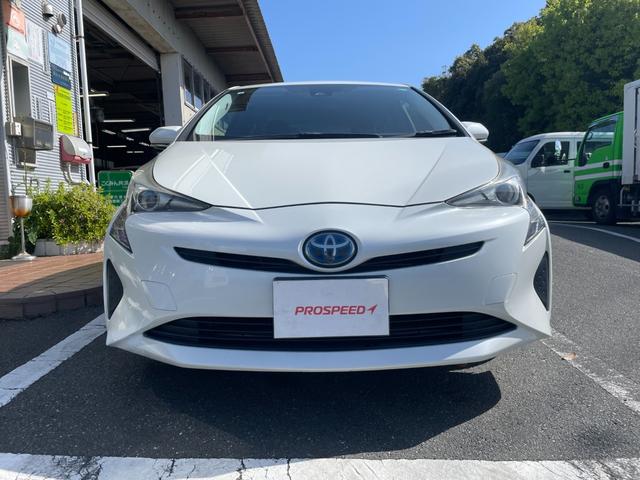 プリウス Ｓ　ナビＴＶバックカメラＥＴＣ車載器セーフティーセンス衝突軽減ブレーキ付プリクラッシュセーフティーレーダークルーズコントロール禁煙車スマートキー２本Ｐスタートイモビライザーメンテナンスノート取説ナビ取説付（3枚目）