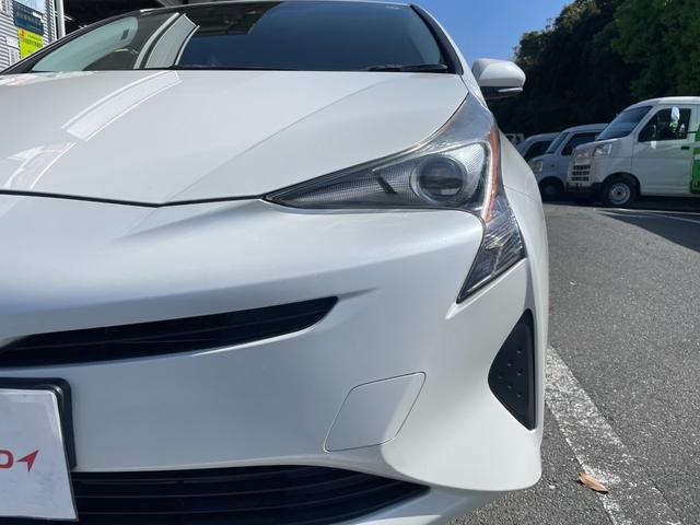 プリウス Ｓ　ナビＴＶバックカメラＥＴＣ車載器セーフティーセンス衝突軽減ブレーキ付プリクラッシュセーフティーレーダークルーズコントロール禁煙車スマートキー２本Ｐスタートイモビライザーメンテナンスノート取説ナビ取説付（15枚目）