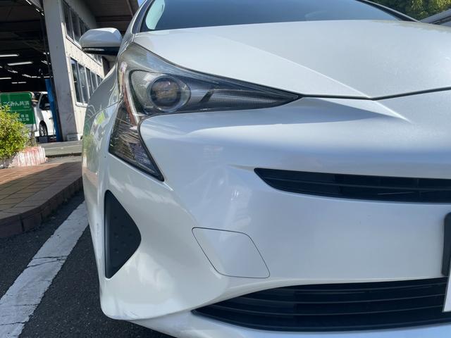 プリウス Ｓ　ナビＴＶバックカメラＥＴＣ車載器セーフティーセンス衝突軽減ブレーキ付プリクラッシュセーフティーレーダークルーズコントロール禁煙車スマートキー２本Ｐスタートイモビライザーメンテナンスノート取説ナビ取説付（17枚目）