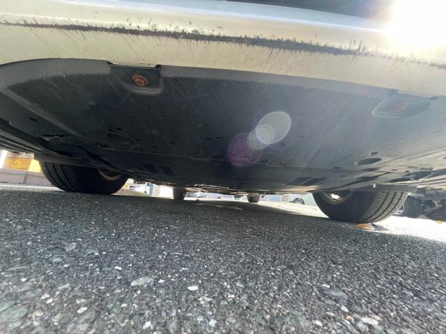 プリウス Ｓ　ナビＴＶバックカメラＥＴＣ車載器セーフティーセンス衝突軽減ブレーキ付プリクラッシュセーフティーレーダークルーズコントロール禁煙車スマートキー２本Ｐスタートイモビライザーメンテナンスノート取説ナビ取説付（22枚目）