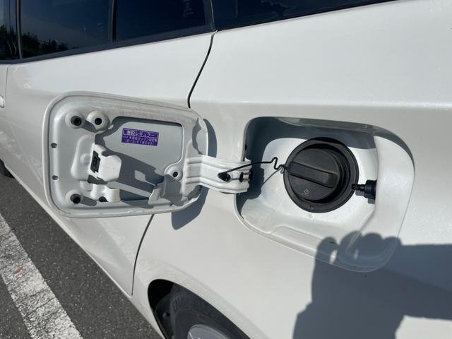 プリウス Ｓ　ナビＴＶバックカメラＥＴＣ車載器セーフティーセンス衝突軽減ブレーキ付プリクラッシュセーフティーレーダークルーズコントロール禁煙車スマートキー２本Ｐスタートイモビライザーメンテナンスノート取説ナビ取説付（30枚目）
