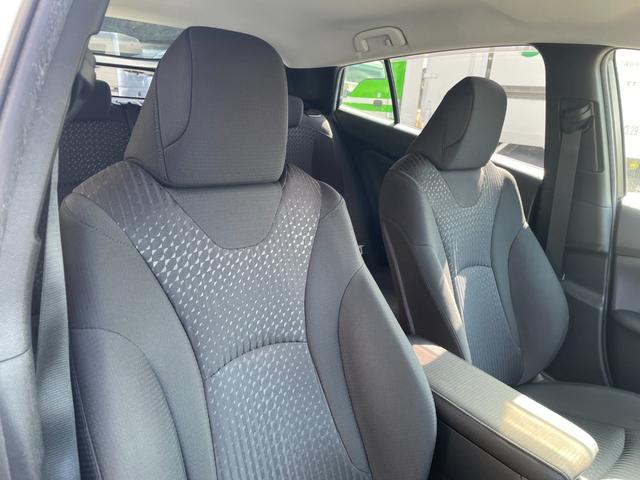 プリウス Ｓ　ナビＴＶバックカメラＥＴＣ車載器セーフティーセンス衝突軽減ブレーキ付プリクラッシュセーフティーレーダークルーズコントロール禁煙車スマートキー２本Ｐスタートイモビライザーメンテナンスノート取説ナビ取説付（35枚目）