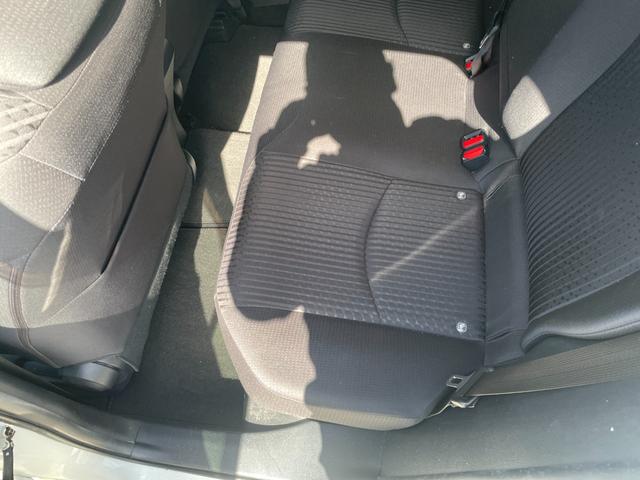 プリウス Ｓ　ナビＴＶバックカメラＥＴＣ車載器セーフティーセンス衝突軽減ブレーキ付プリクラッシュセーフティーレーダークルーズコントロール禁煙車スマートキー２本Ｐスタートイモビライザーメンテナンスノート取説ナビ取説付（46枚目）
