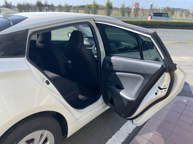 プリウス Ｓ　ナビＴＶバックカメラＥＴＣ車載器セーフティーセンス衝突軽減ブレーキ付プリクラッシュセーフティーレーダークルーズコントロール禁煙車スマートキー２本Ｐスタートイモビライザーメンテナンスノート取説ナビ取説付（48枚目）
