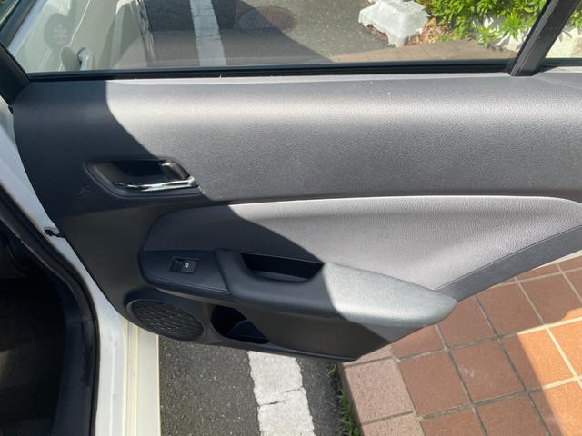 プリウス Ｓ　ナビＴＶバックカメラＥＴＣ車載器セーフティーセンス衝突軽減ブレーキ付プリクラッシュセーフティーレーダークルーズコントロール禁煙車スマートキー２本Ｐスタートイモビライザーメンテナンスノート取説ナビ取説付（49枚目）