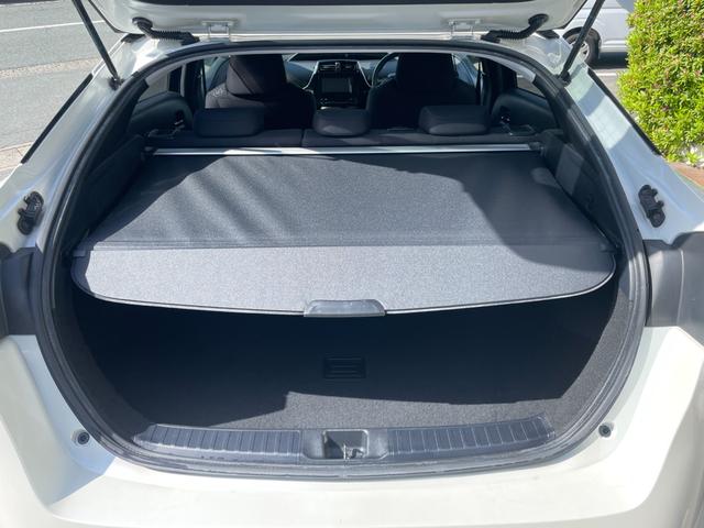 プリウス Ｓ　ナビＴＶバックカメラＥＴＣ車載器セーフティーセンス衝突軽減ブレーキ付プリクラッシュセーフティーレーダークルーズコントロール禁煙車スマートキー２本Ｐスタートイモビライザーメンテナンスノート取説ナビ取説付（56枚目）