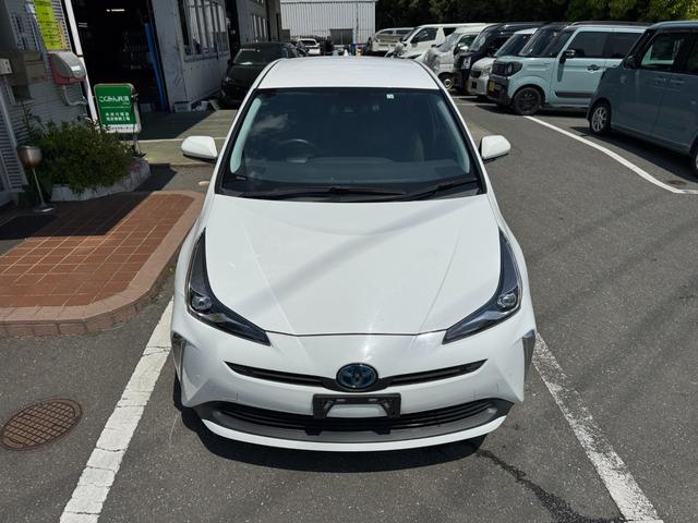 プリウス Ｓ　冠水歴車ナビＴＶバックカメラＥＴＣ車載器オートマチックハイビーム禁煙車セーフティーセンス衝突軽減ブレーキプリクラッシュセーフティー踏み間違え防止レーダークルコンスマートキーＰスタートオートライト（12枚目）