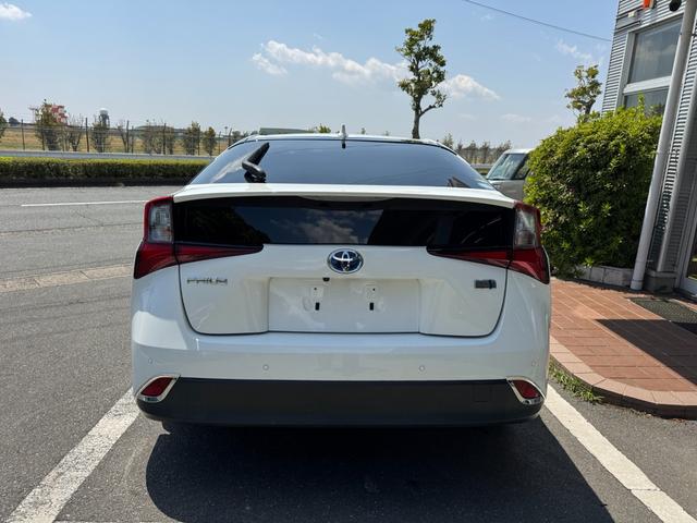 プリウス Ｓ　冠水歴車ナビＴＶバックカメラＥＴＣ車載器オートマチックハイビーム禁煙車セーフティーセンス衝突軽減ブレーキプリクラッシュセーフティー踏み間違え防止レーダークルコンスマートキーＰスタートオートライト（13枚目）