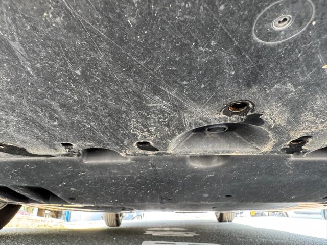 プリウス Ｓ　冠水歴車ナビＴＶバックカメラＥＴＣ車載器オートマチックハイビーム禁煙車セーフティーセンス衝突軽減ブレーキプリクラッシュセーフティー踏み間違え防止レーダークルコンスマートキーＰスタートオートライト（19枚目）