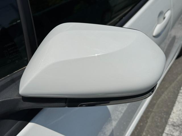 プリウス Ｓ　冠水歴車ナビＴＶバックカメラＥＴＣ車載器オートマチックハイビーム禁煙車セーフティーセンス衝突軽減ブレーキプリクラッシュセーフティー踏み間違え防止レーダークルコンスマートキーＰスタートオートライト（30枚目）