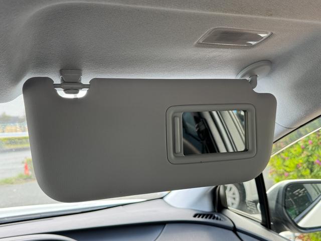 プリウス Ｓ　冠水歴車ナビＴＶバックカメラＥＴＣ車載器オートマチックハイビーム禁煙車セーフティーセンス衝突軽減ブレーキプリクラッシュセーフティー踏み間違え防止レーダークルコンスマートキーＰスタートオートライト（45枚目）