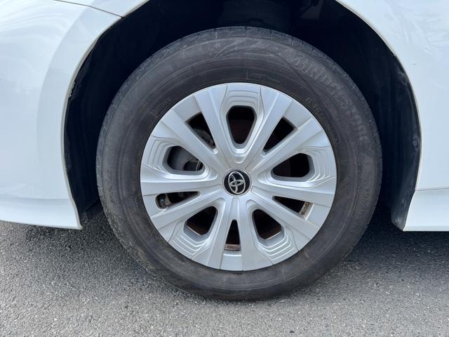 プリウス Ｓ　冠水歴車ナビＴＶバックカメラＥＴＣ車載器オートマチックハイビーム禁煙車セーフティーセンス衝突軽減ブレーキプリクラッシュセーフティー踏み間違え防止レーダークルコンスマートキーＰスタートオートライト（61枚目）