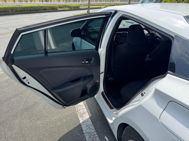 プリウス Ｓ　冠水歴車ナビＴＶバックカメラＥＴＣ車載器オートマチックハイビーム禁煙車セーフティーセンス衝突軽減ブレーキプリクラッシュセーフティー踏み間違え防止レーダークルコンスマートキーＰスタートオートライト（68枚目）