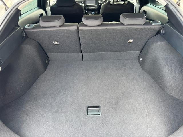 プリウス Ｓ　冠水歴車ナビＴＶバックカメラＥＴＣ車載器オートマチックハイビーム禁煙車セーフティーセンス衝突軽減ブレーキプリクラッシュセーフティー踏み間違え防止レーダークルコンスマートキーＰスタートオートライト（74枚目）