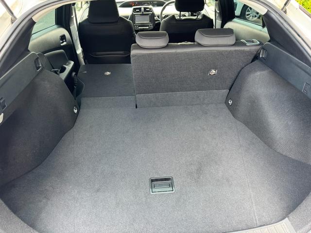 プリウス Ｓ　冠水歴車ナビＴＶバックカメラＥＴＣ車載器オートマチックハイビーム禁煙車セーフティーセンス衝突軽減ブレーキプリクラッシュセーフティー踏み間違え防止レーダークルコンスマートキーＰスタートオートライト（77枚目）