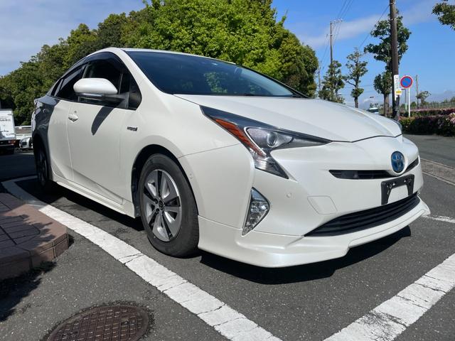 プリウス Ａ　冠水歴車ナビバックカメラＢＴ対応ＥＴＣ車載器セーフティーセンス衝突軽減ブレーキ付プリクラッシュセーフティーレーダークルコンパール白オートマチックハイビーム禁煙車衝突安全ボディーエアロ付（5枚目）