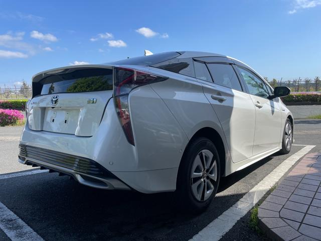 プリウス Ａ　冠水歴車ナビバックカメラＢＴ対応ＥＴＣ車載器セーフティーセンス衝突軽減ブレーキ付プリクラッシュセーフティーレーダークルコンパール白オートマチックハイビーム禁煙車衝突安全ボディーエアロ付（8枚目）