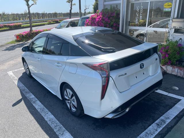 プリウス Ａ　冠水歴車ナビバックカメラＢＴ対応ＥＴＣ車載器セーフティーセンス衝突軽減ブレーキ付プリクラッシュセーフティーレーダークルコンパール白オートマチックハイビーム禁煙車衝突安全ボディーエアロ付（13枚目）