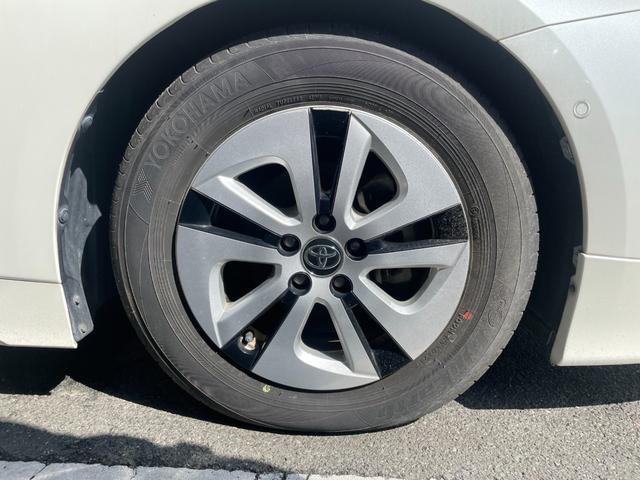 プリウス Ａ　冠水歴車ナビバックカメラＢＴ対応ＥＴＣ車載器セーフティーセンス衝突軽減ブレーキ付プリクラッシュセーフティーレーダークルコンパール白オートマチックハイビーム禁煙車衝突安全ボディーエアロ付（30枚目）