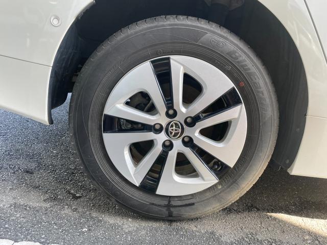 プリウス Ａ　冠水歴車ナビバックカメラＢＴ対応ＥＴＣ車載器セーフティーセンス衝突軽減ブレーキ付プリクラッシュセーフティーレーダークルコンパール白オートマチックハイビーム禁煙車衝突安全ボディーエアロ付（31枚目）