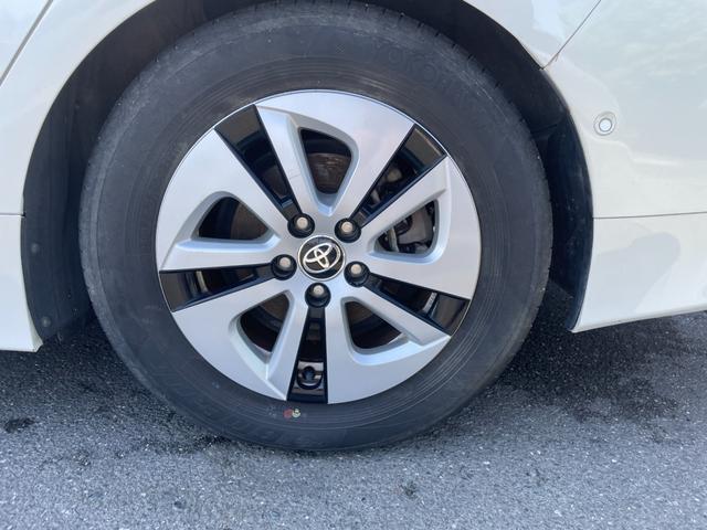 プリウス Ａ　冠水歴車ナビバックカメラＢＴ対応ＥＴＣ車載器セーフティーセンス衝突軽減ブレーキ付プリクラッシュセーフティーレーダークルコンパール白オートマチックハイビーム禁煙車衝突安全ボディーエアロ付（32枚目）