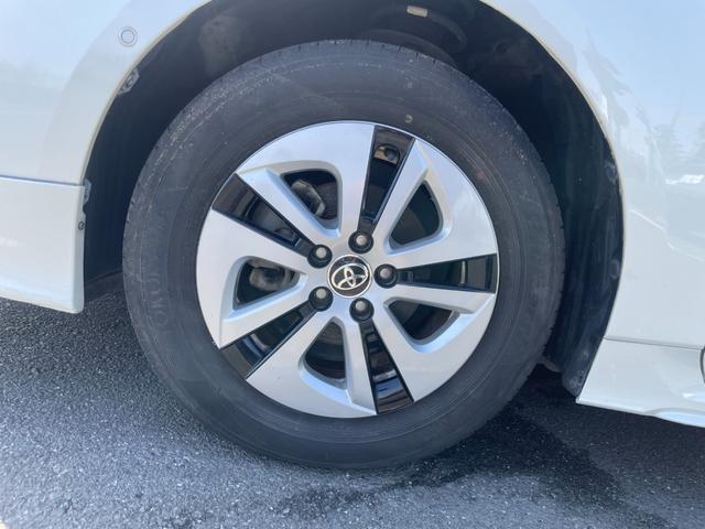 プリウス Ａ　冠水歴車ナビバックカメラＢＴ対応ＥＴＣ車載器セーフティーセンス衝突軽減ブレーキ付プリクラッシュセーフティーレーダークルコンパール白オートマチックハイビーム禁煙車衝突安全ボディーエアロ付（33枚目）