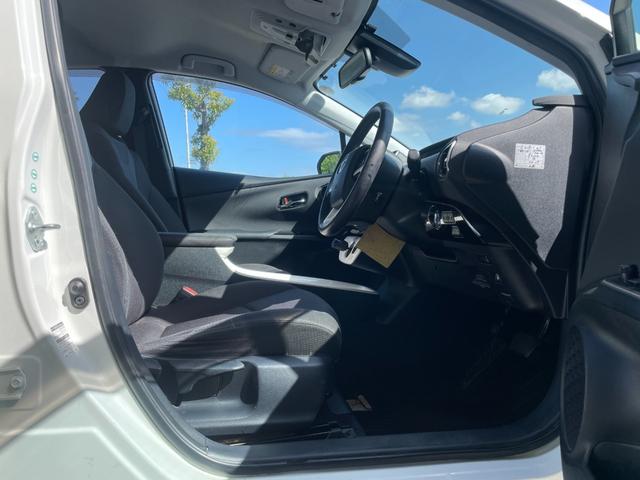 プリウス Ａ　冠水歴車ナビバックカメラＢＴ対応ＥＴＣ車載器セーフティーセンス衝突軽減ブレーキ付プリクラッシュセーフティーレーダークルコンパール白オートマチックハイビーム禁煙車衝突安全ボディーエアロ付（41枚目）