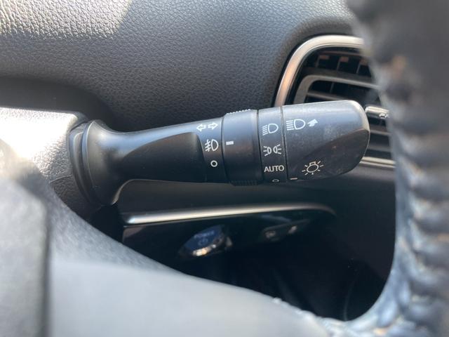 プリウス Ａ　冠水歴車ナビバックカメラＢＴ対応ＥＴＣ車載器セーフティーセンス衝突軽減ブレーキ付プリクラッシュセーフティーレーダークルコンパール白オートマチックハイビーム禁煙車衝突安全ボディーエアロ付（73枚目）