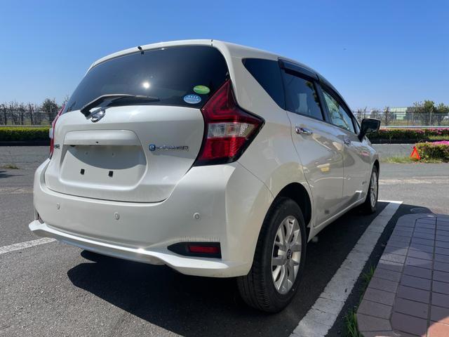 ノート ｅ－パワー　Ｘ　冠水歴車ナビＴＶバックカメラアラウンドビューモニターＣＤＤＶＤ再生ＢＴオーディオ対応エマージェンシーブレーキ衝突軽減ブレーキ電格ミラー横滑り防止衝突安全ボディーデジタルインナーミラー禁煙車（8枚目）