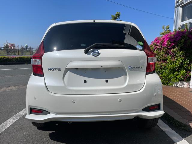 ノート ｅ－パワー　Ｘ　冠水歴車ナビＴＶバックカメラアラウンドビューモニターＣＤＤＶＤ再生ＢＴオーディオ対応エマージェンシーブレーキ衝突軽減ブレーキ電格ミラー横滑り防止衝突安全ボディーデジタルインナーミラー禁煙車（10枚目）
