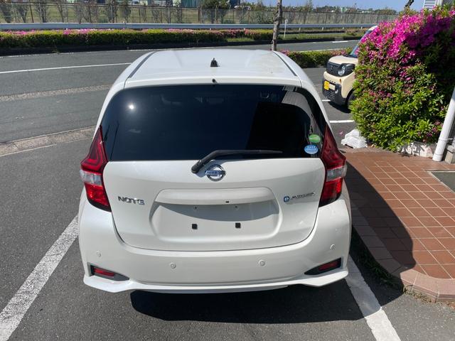 ノート ｅ－パワー　Ｘ　冠水歴車ナビＴＶバックカメラアラウンドビューモニターＣＤＤＶＤ再生ＢＴオーディオ対応エマージェンシーブレーキ衝突軽減ブレーキ電格ミラー横滑り防止衝突安全ボディーデジタルインナーミラー禁煙車（11枚目）