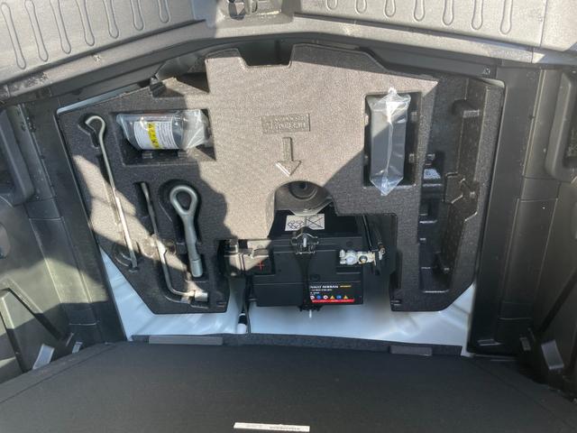 ノート ｅ－パワー　Ｘ　冠水歴車ナビＴＶバックカメラアラウンドビューモニターＣＤＤＶＤ再生ＢＴオーディオ対応エマージェンシーブレーキ衝突軽減ブレーキ電格ミラー横滑り防止衝突安全ボディーデジタルインナーミラー禁煙車（61枚目）