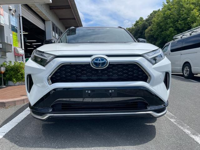 ＲＡＶ４ ＰＨＶ Ｚ　冠水歴車ナビＴＶ全方位モニターＢＴオーディオ対応スマートキーＰスタートフティーセンスプリクラッシュセーフティーレーダークルーズコントロール禁煙車ＥＴＣ２．０サンルーフＰＨＶ車シートエアコンＡＣ１００Ｖ（3枚目）
