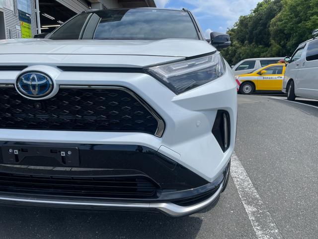 ＲＡＶ４ ＰＨＶ Ｚ　冠水歴車ナビＴＶ全方位モニターＢＴオーディオ対応スマートキーＰスタートフティーセンスプリクラッシュセーフティーレーダークルーズコントロール禁煙車ＥＴＣ２．０サンルーフＰＨＶ車シートエアコンＡＣ１００Ｖ（15枚目）