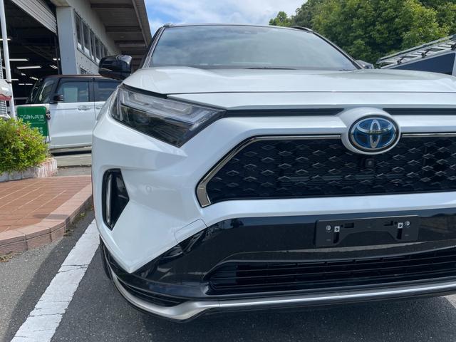 ＲＡＶ４ ＰＨＶ Ｚ　冠水歴車ナビＴＶ全方位モニターＢＴオーディオ対応スマートキーＰスタートフティーセンスプリクラッシュセーフティーレーダークルーズコントロール禁煙車ＥＴＣ２．０サンルーフＰＨＶ車シートエアコンＡＣ１００Ｖ（17枚目）