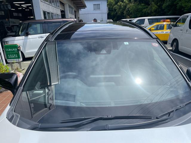 ＲＡＶ４ ＰＨＶ Ｚ　冠水歴車ナビＴＶ全方位モニターＢＴオーディオ対応スマートキーＰスタートフティーセンスプリクラッシュセーフティーレーダークルーズコントロール禁煙車ＥＴＣ２．０サンルーフＰＨＶ車シートエアコンＡＣ１００Ｖ（24枚目）