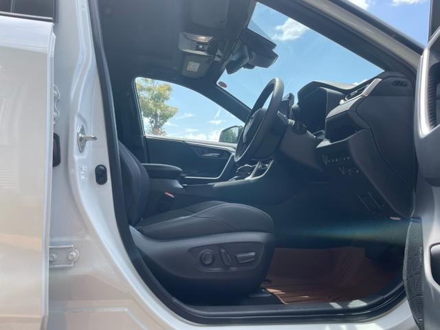 ＲＡＶ４ ＰＨＶ Ｚ　冠水歴車ナビＴＶ全方位モニターＢＴオーディオ対応スマートキーＰスタートフティーセンスプリクラッシュセーフティーレーダークルーズコントロール禁煙車ＥＴＣ２．０サンルーフＰＨＶ車シートエアコンＡＣ１００Ｖ（43枚目）